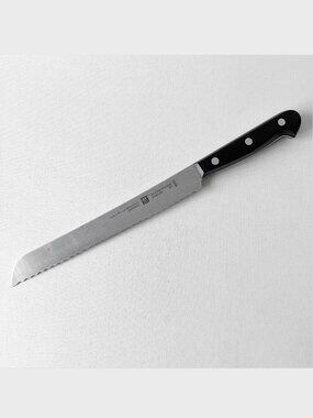 Zwilling J.A. Henckels 8" Serrated Bread Knife 31645-200 Germany